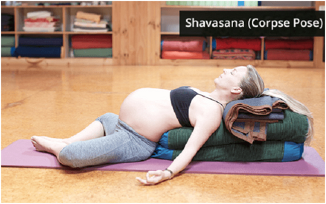 Tư thế yoga cho bà bầu Shavasana 